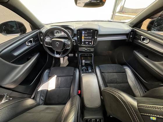 VOLVO XC40 1.5 T5 RECHARGE R-DESIGN GEARTRONIC
